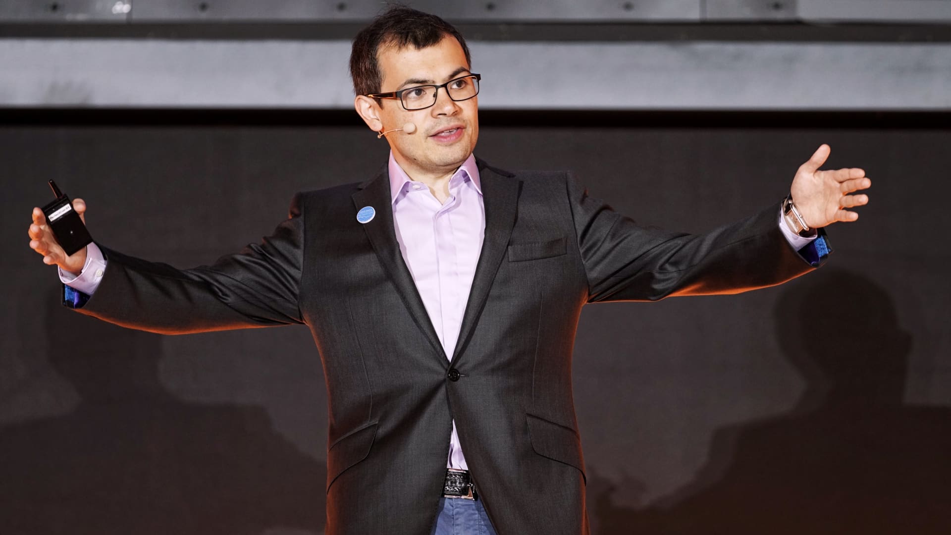 谷歌的Demis Hassabis负责将前沿的人工智能研究转化为利润图标