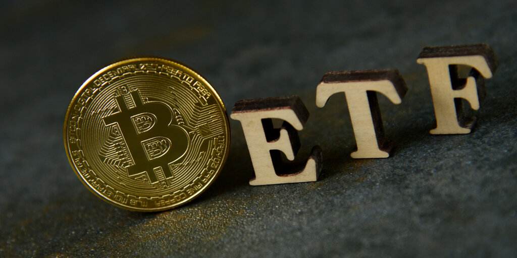比特币ETF流入3.03亿美元，受富达和GBTC提振