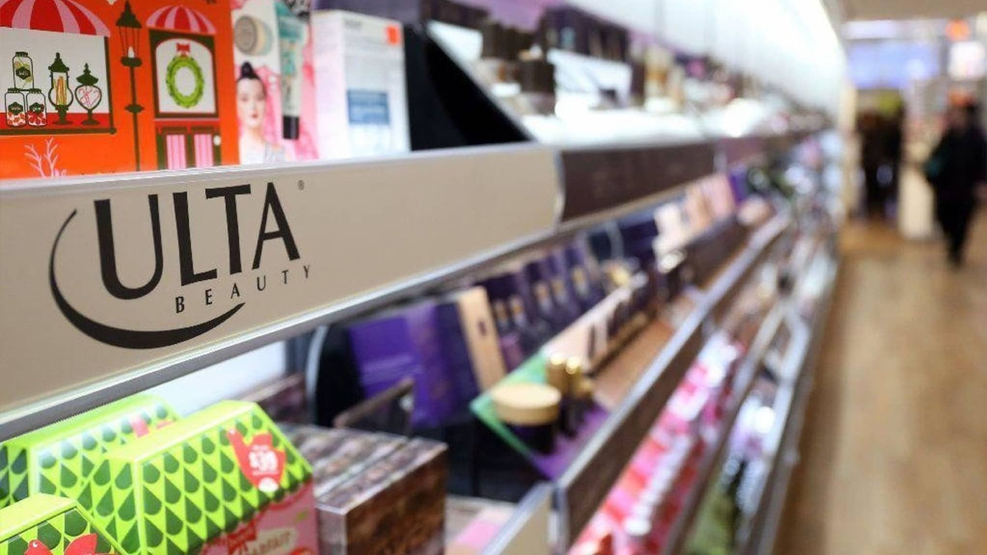 Ulta Beauty在第一季度销售放缓后下调指导图标