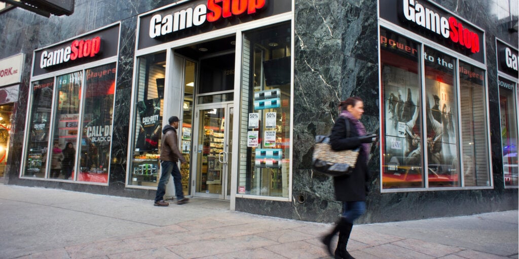 随着咆哮的小猫再次回归，GameStop的上市前交易几乎翻了一番图标