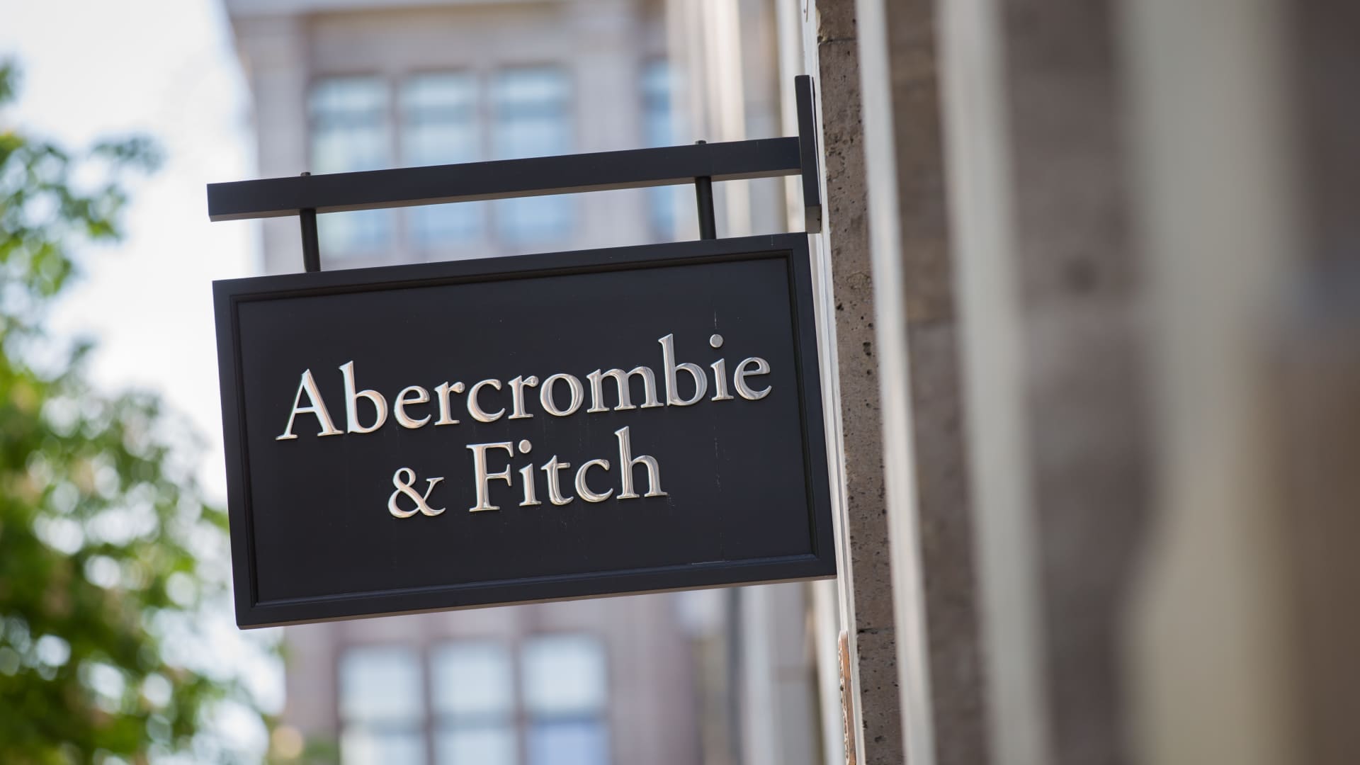 从垂死的购物中心品牌到华尔街赢家：Abercrombie&Fitch如何实现零售业最大的复苏图标