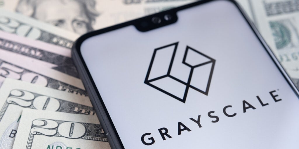 Grayscale在美国ETF交易首次亮相前将10亿美元的以太坊转移到Coinbase图标