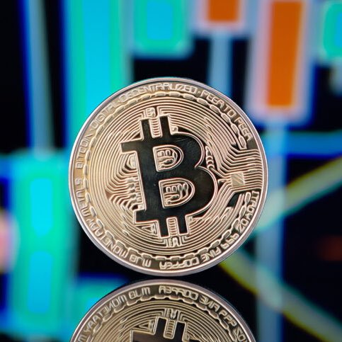 就在：CBOE推出FTSE比特币指数期货。