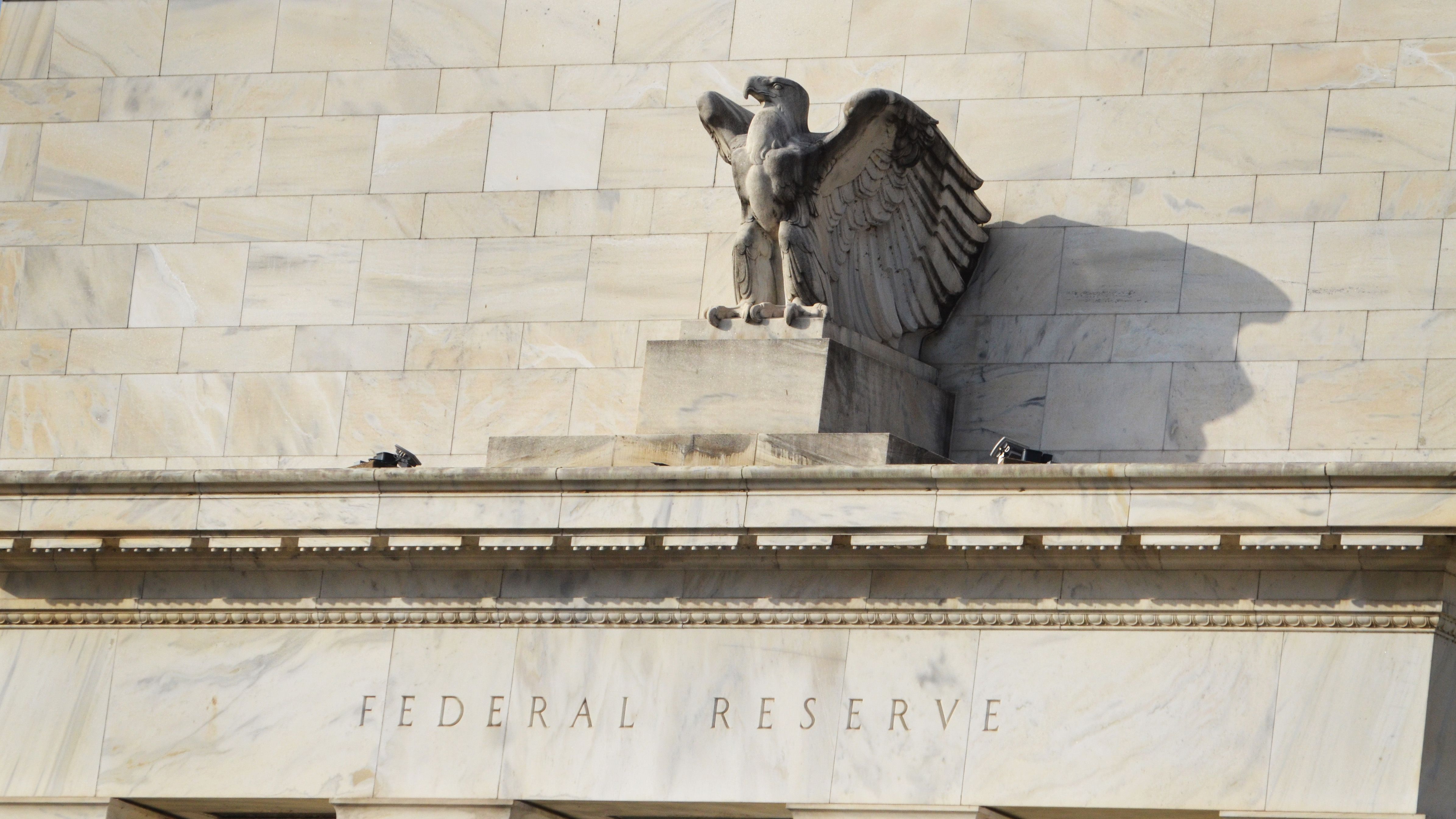 Bitcoin Bulls Bet on Fed Rate Cuts To Drive Bond Yields Lower, But There's a Catch