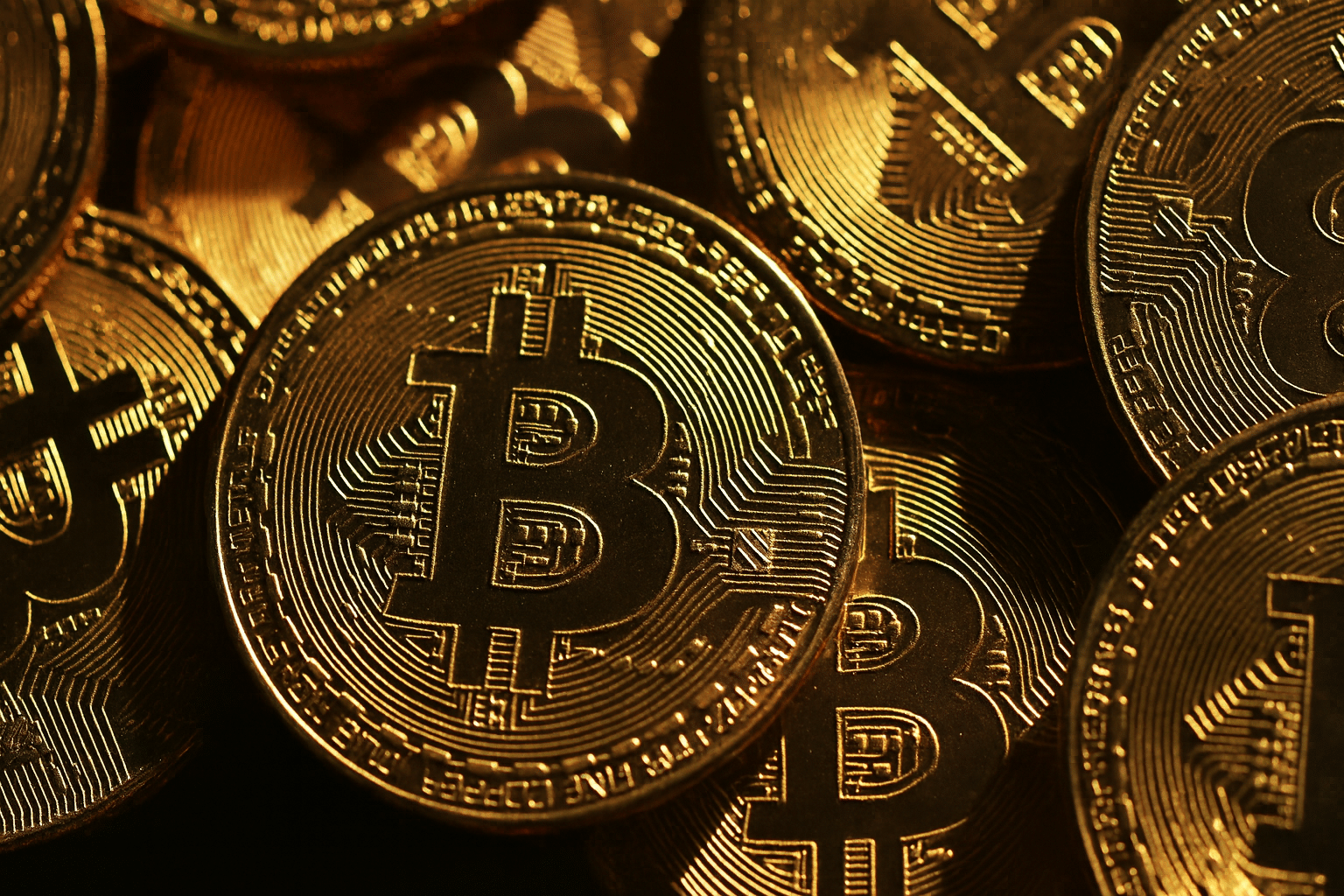 Bitcoin Holds Steady as Traders Await Fed Rate Cut Amid Data Blackout