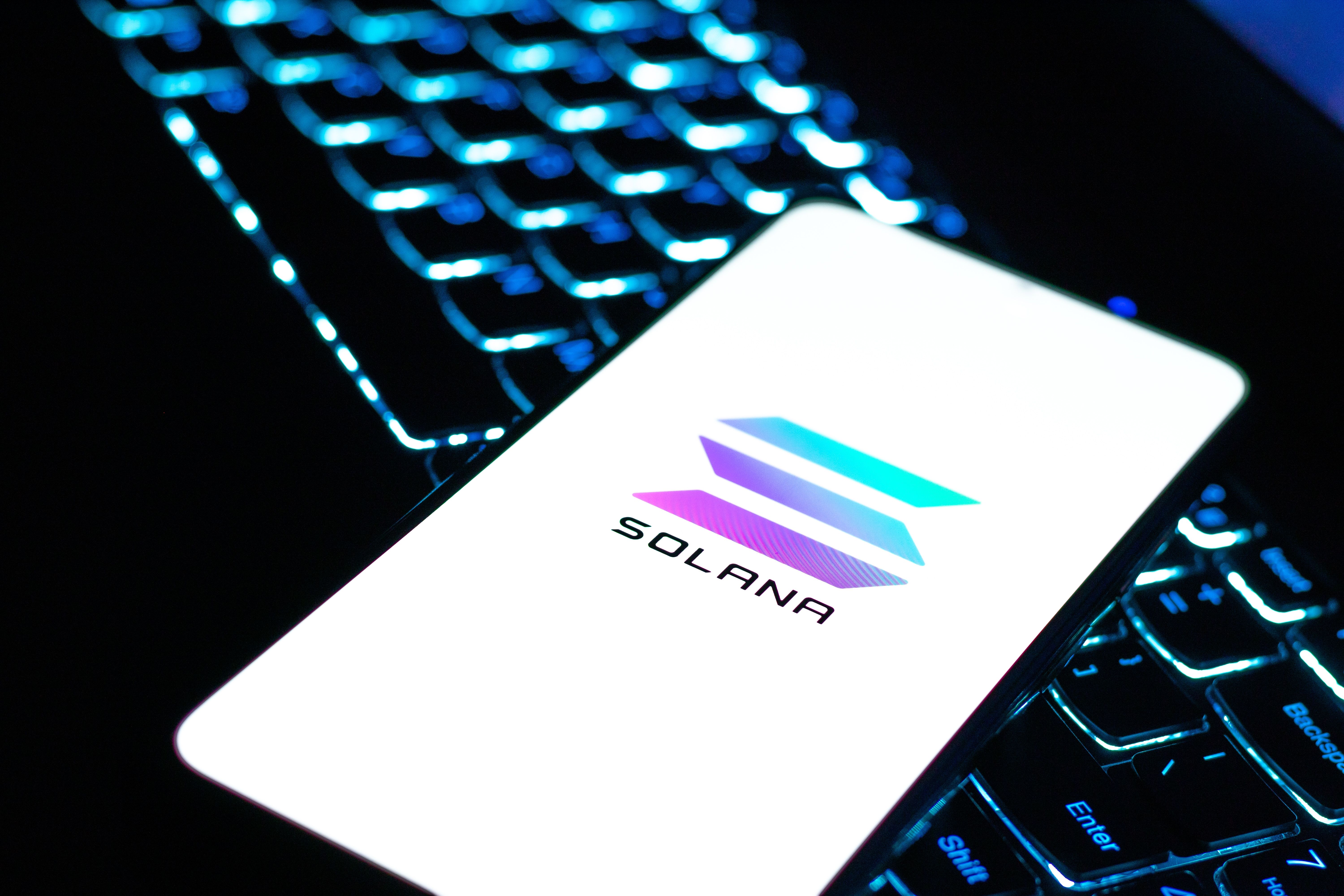 Bybit’s bbSOL Secures Anchorage Digital Custody as Solana Charts Eye $400 Breakout