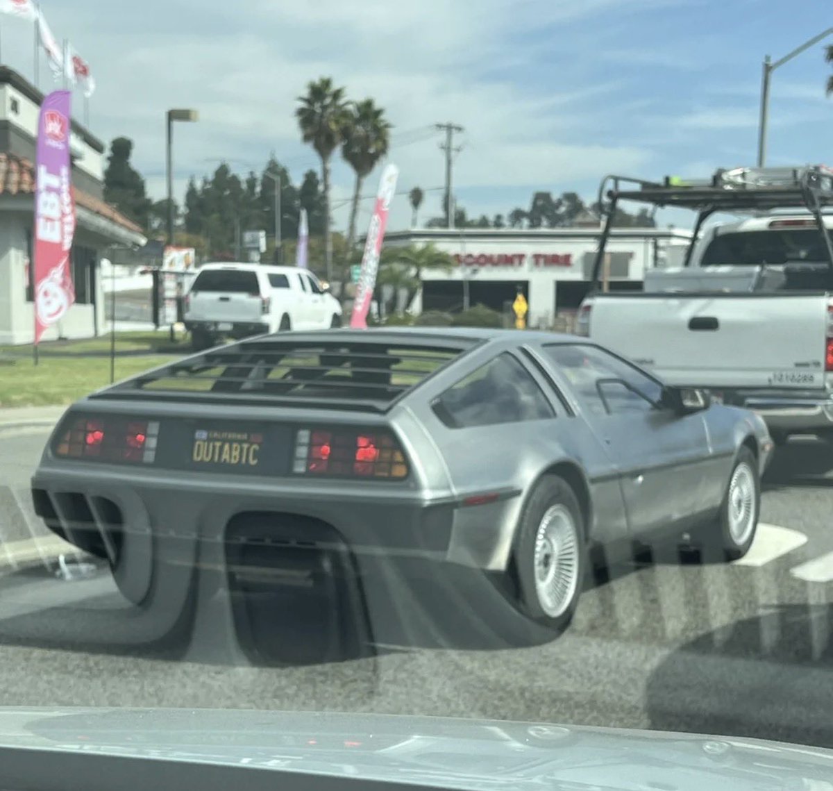 My brother came back from the future and said my only regret was not accumulating more Bitcoin when the price was below $1 million. #Bitcoin