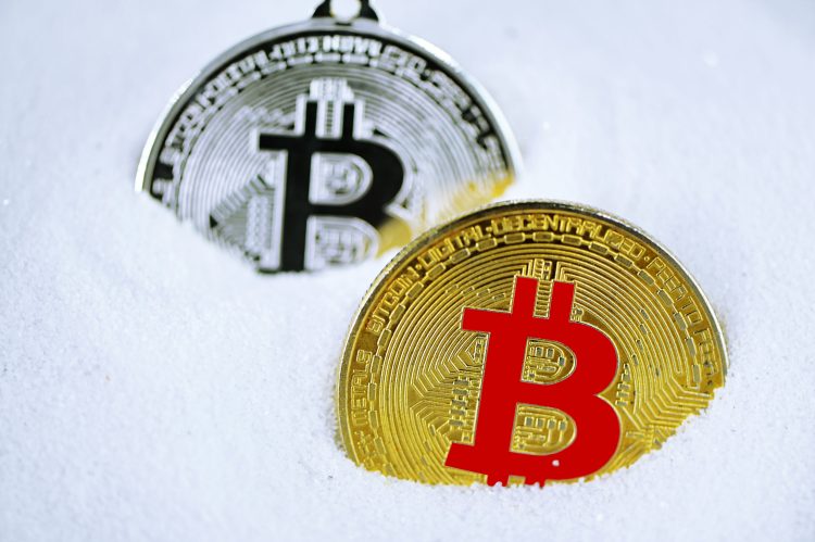 比特币的大资金正在转移——老鲸鱼们正以惊人的速度抛售