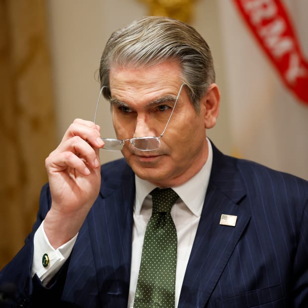 美国财政部和国税局批准加密货币ETP质押并分享奖励