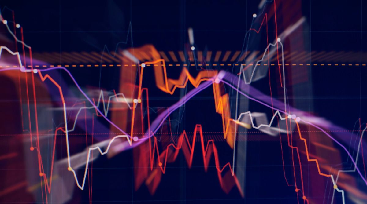 比特币暴跌引发关于ETF资金流动和宏观经济逆风的争论