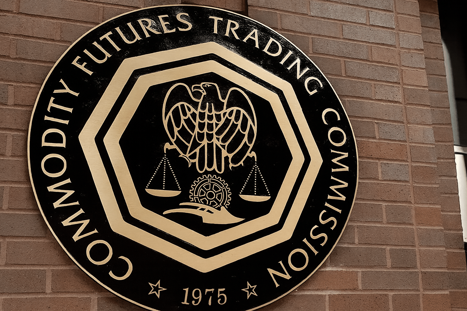 美国商品期货交易委员会（CFTC）寻求首席执行官顾问，与此同时，卡罗琳·范（Caroline Pham）正力推新的加密货币创新委员会。