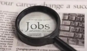 失业救济申请人数低于预期——这对市场和比特币意味着什么？