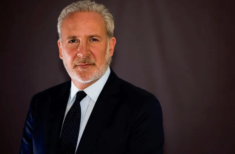 特朗普媒体股价飙升背后：商业基本面缺失与战略转向