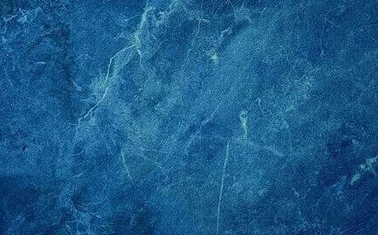 比特币12月市场分析：从高点回调到潜在支撑测试