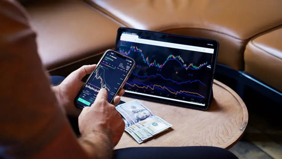 鲍威尔调查结果引发冲击，市场抛售美国资产