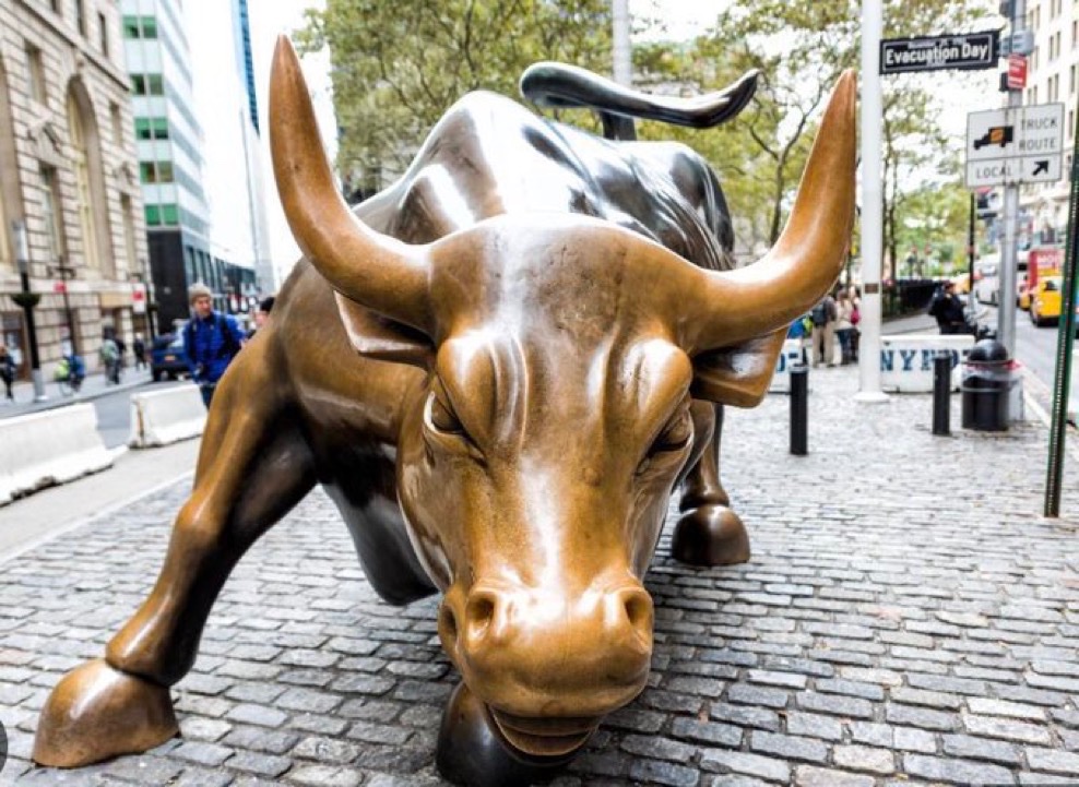 ETFs See Massive Inflows

The US spot Bitcoin ETF absorbed $561.8 million in Bitcoin yesterday.

Institutional investors are buying on dips.