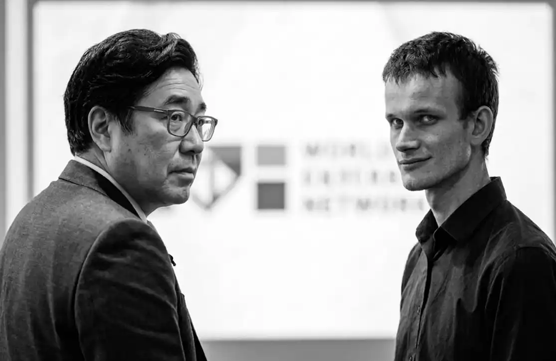 Wall Street short sellers target Ethereum: Vitalik knowingly preemptively sells, while Tom Lee remains obstinate.