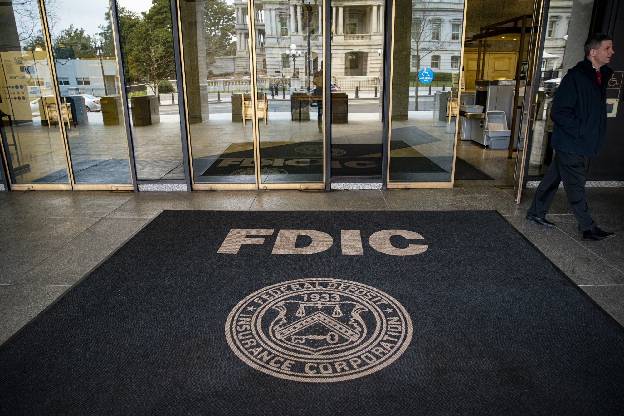 FDIC Lays Out Guidelines for Institutions Issuing Stablecoins