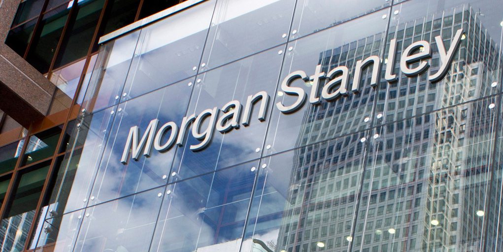 Morgan Stanley Doesn’t Expect Strait of Hormuz to Reopen in April