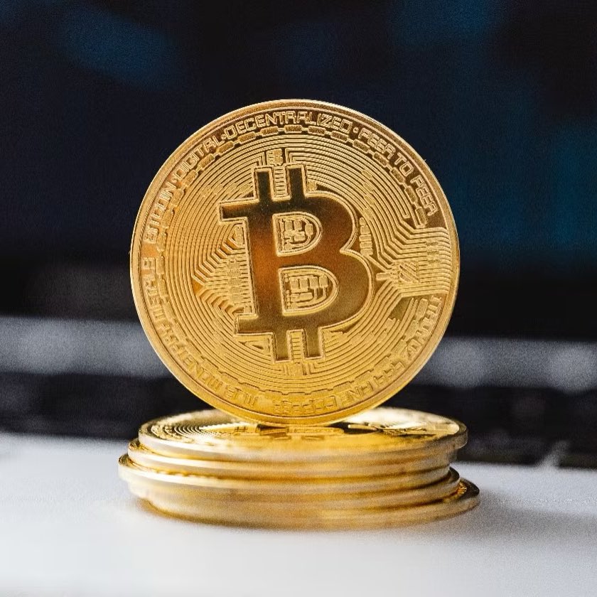 比特币：从零到十一万美金的数字传奇
