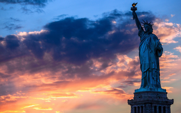 The US GENIUS Act Passed! Hong Kong's Licensing Drives Bitcoin's Comeback