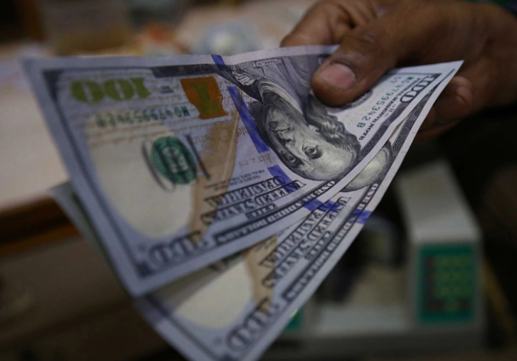 美元霸权下的通胀博弈：美联储政策转向与全球经济的十字路口