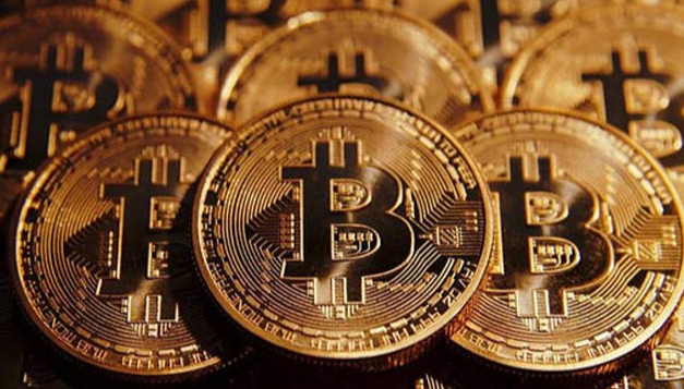 比特币今日实时行情分析，回调行情上演多空双爆