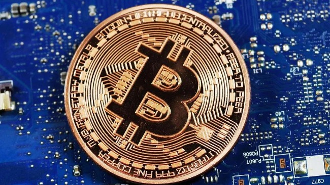 ​BTC 跌破8.1 万美元：一场极速的去杠杆清洗