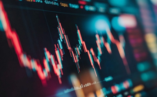 从 10 万美元失守到情绪冰点：比特币回调背后的真正原因